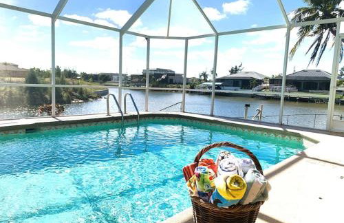 Relax with nature in our Waterfront 4 bedroom -HEATED POOL HOME-KING BED - Foto 23