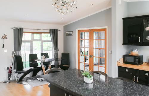 Stag Lodge - Photo 5