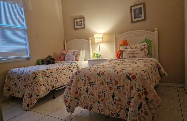 Beautiful 4 Bed Villa in Orlando Sleeping 10 - Foto 2