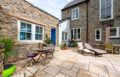 Tropical Gardens 1 bed cottage Central Newlyn - Photo 45