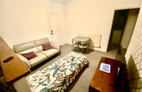 The Walnut Suite lovely one bedroom flat in Stoke. - Foto 11