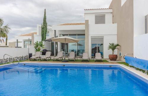 Villa Isabella, Luxury Villa with Heated Pool Ocean View in Adeje, Tenerife - Foto 14