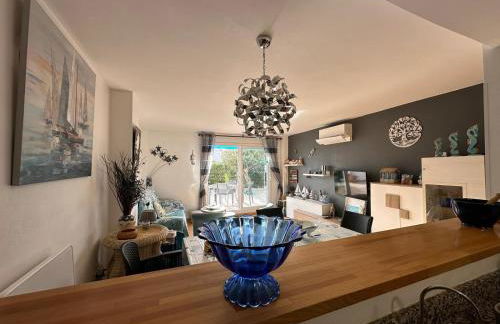 Bonito apartamento con gran terraza y piscina comunitaria AV-08 - Foto 26