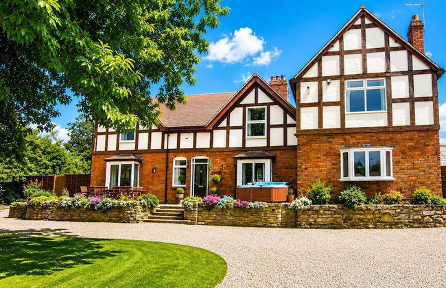 Arden Hill Farm House - Sleeps up to 16 - Snooker Table - HOT TUB - Foto 1