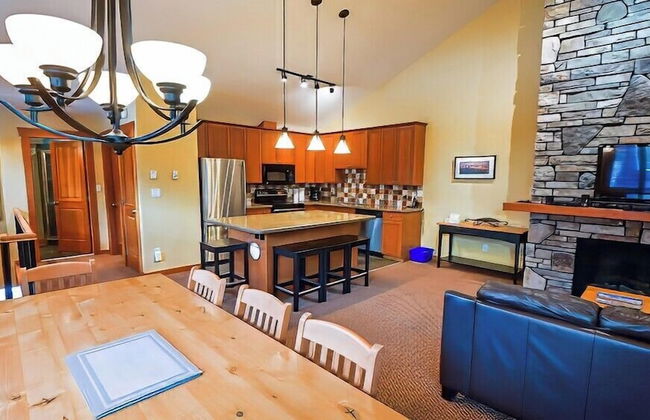 Pinnacle Ridge Chalets by Fernie Lodging - Photo 74