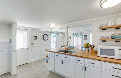 Plum Island Retreat about 1-Block Walk to Beach! - Foto 15