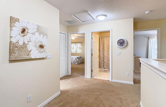 Elegant 5BR Home w Private Pool Spa Near Disney - Foto 32