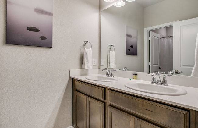 Beautiful furnished 3 bedroom Allen Home - Foto 22