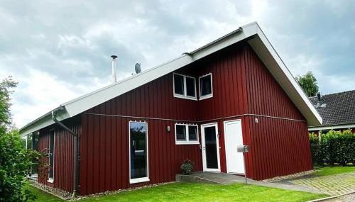 Ferienhaus Friese, direkt am See, mit hauseigenem Tretboot, hauseigener Sauna sowie Whirlpool, Kamin, eingezäuntes Grundstück, direkter nähe Kinderspieleparadies sowie Reit- und Ponyhof - Foto 3