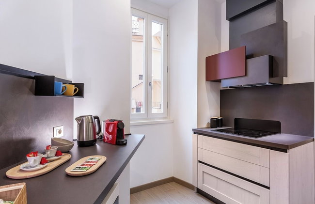 JOIVY Exclusive 2-Bedroom Villa with Private Garden - 5 minutes from the Colosseum - Photo 70