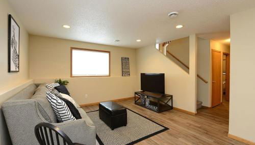 Updated Twin Home near Sanford Medical Center - Foto 4