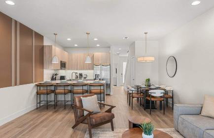 Upstay Pristine 3BR Home with Private Pool & BBQ - Foto 10