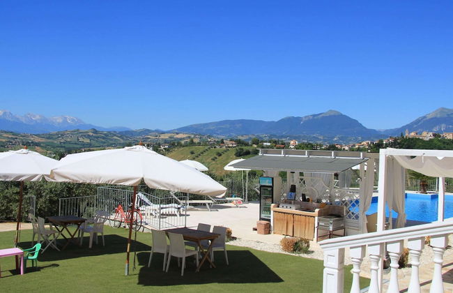 Villa with Salt Water & Heated Pool & Hot Tub near sea - Foto 53