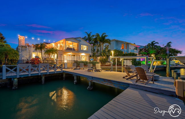 Chic 8BR with Heated Pool & Waterview - Photo 47