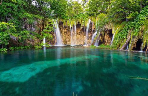 Heritage apartman Geza in centar with private parking - Photo 25