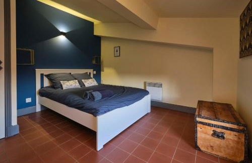 AUTOUR DU CHATEAU - Foto 12