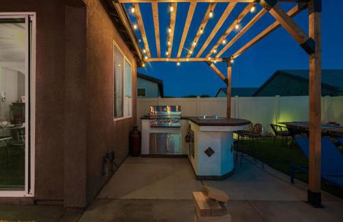 5Br3B Pool, 2mi to Fstvals, EV Chrgr, Gym, Games - Photo 11