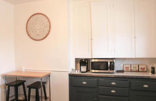 Comfy and Spacious 3 BR - Easy City Access - Foto 8