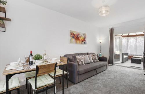 3 Bedroom House with Free Parking - Foto 15