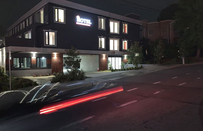 Lakeview Hotel - Photo 18