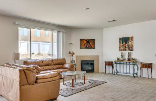 Large Menifee Home 1 Block to Neighborhood Park! - Foto 1