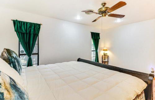 3 Mi to Downtown Roswell Home with Patio and Yard - Foto 16