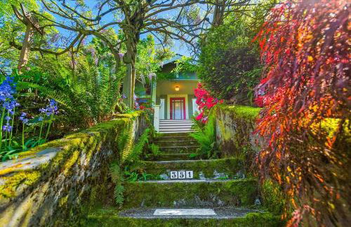 Enchanted Path to a Gardenscape - 92 Walkscore! - Foto 1