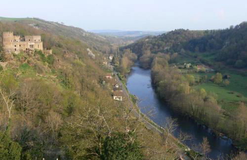 La croix des Landes gîte ou chambre d'hôte avec piscine à Chouvigny - Foto 42