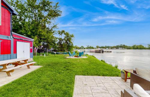 Waterfront Fun! Group Getaway on Lake Marie - Foto 39