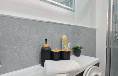 Anfield 4 min walk Sleeps 7 4BR 5Bed 3Bathrooms - Photo 17