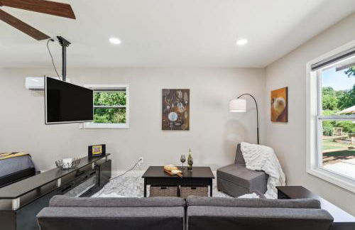 Hickory Hideaway Pet-Friendly Haven with Fire Pit! - Foto 7