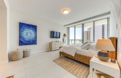 Ocean Views and Pool Access Riviera Beach Condo! - Foto 13