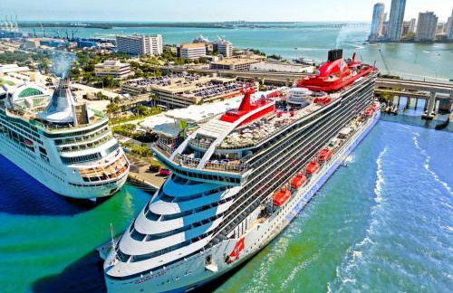 Balcony 2BR Apartment with Free Parking near Freedom Park & Brickell - Foto 60