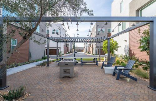 Central Santa Ana - Modern 4BR Home Near Disneyland - Foto 11