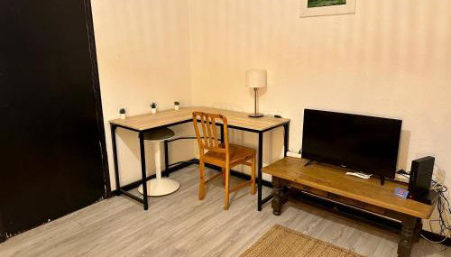 Studio Rdc proche Quai Rouget - Photo 3