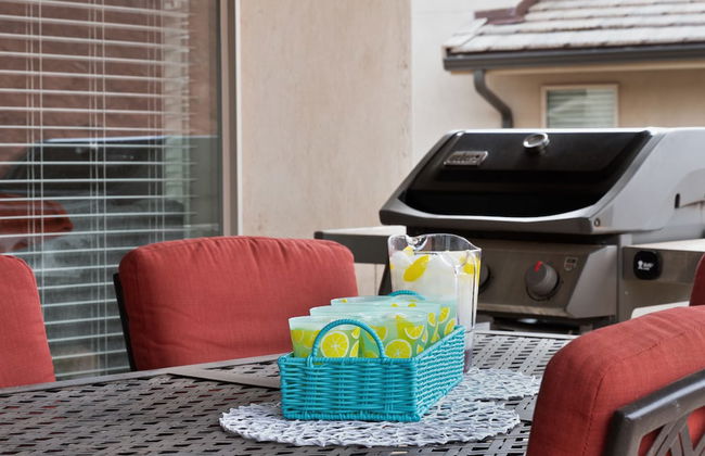 All Inn the Family - Photo 36