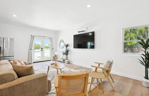 Peaceful 2BR 1BA Holiday Guest House with Hot Tub - Foto 7