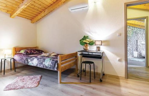 Gorgeous Home In Peruski With Wifi - Foto 14