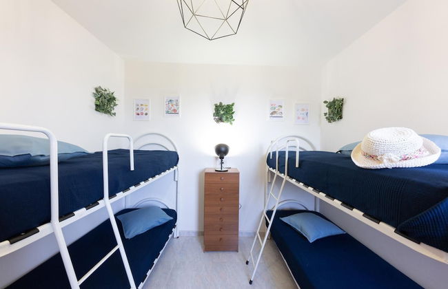 And001 in Andrano With 4 Bedrooms and 2 Bathrooms - Foto 6