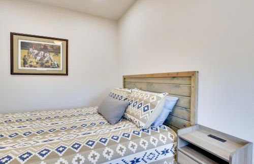 Trail Access and Scenic Views! Rural Hot Springs Gem - Foto 10