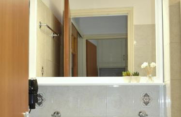 Portico Cozy Home - Photo 33