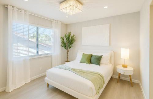 Sunset Swim, Luxury Vegas Villa with Pool, Hot Tub - Foto 26