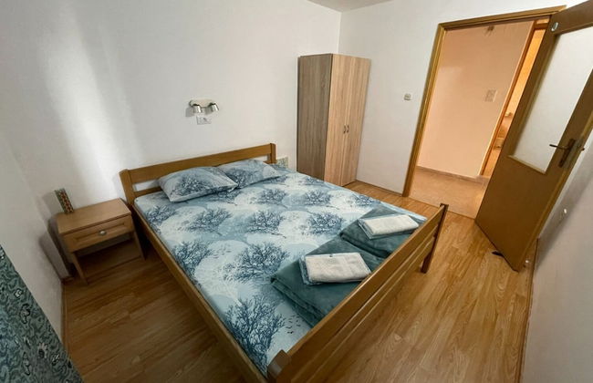 Jenny - 300m to the Beach - A4 - Photo 1