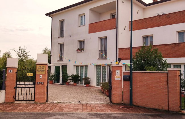 Venice Mestre Tourist Accommodation, Quiet Room With Wifi and Free Parking - Foto 16