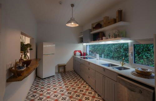 Lake View House - Photo 30