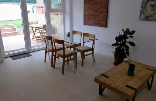 Natural park, terrace and pool - Photo 7