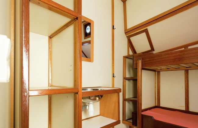 Boat in Leiden Near City Center & Museums - Foto 12