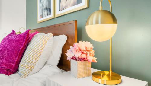 Downtown Beverly Minutes to Salem+Train w/Parking - Photo 5