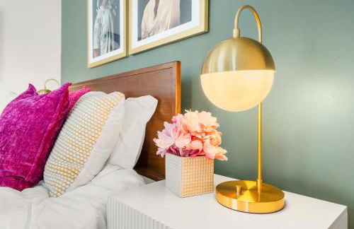 Downtown Beverly Minutes to Salem+Train w/Parking - Photo 5