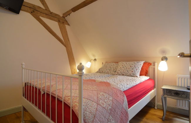 Stunning Holiday Home Near Forest in Slenaken - Photo 14